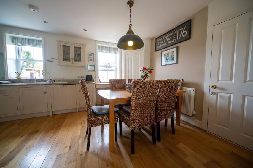 فيلا Brookdale House ويدبريدج المظهر الخارجي الصورة